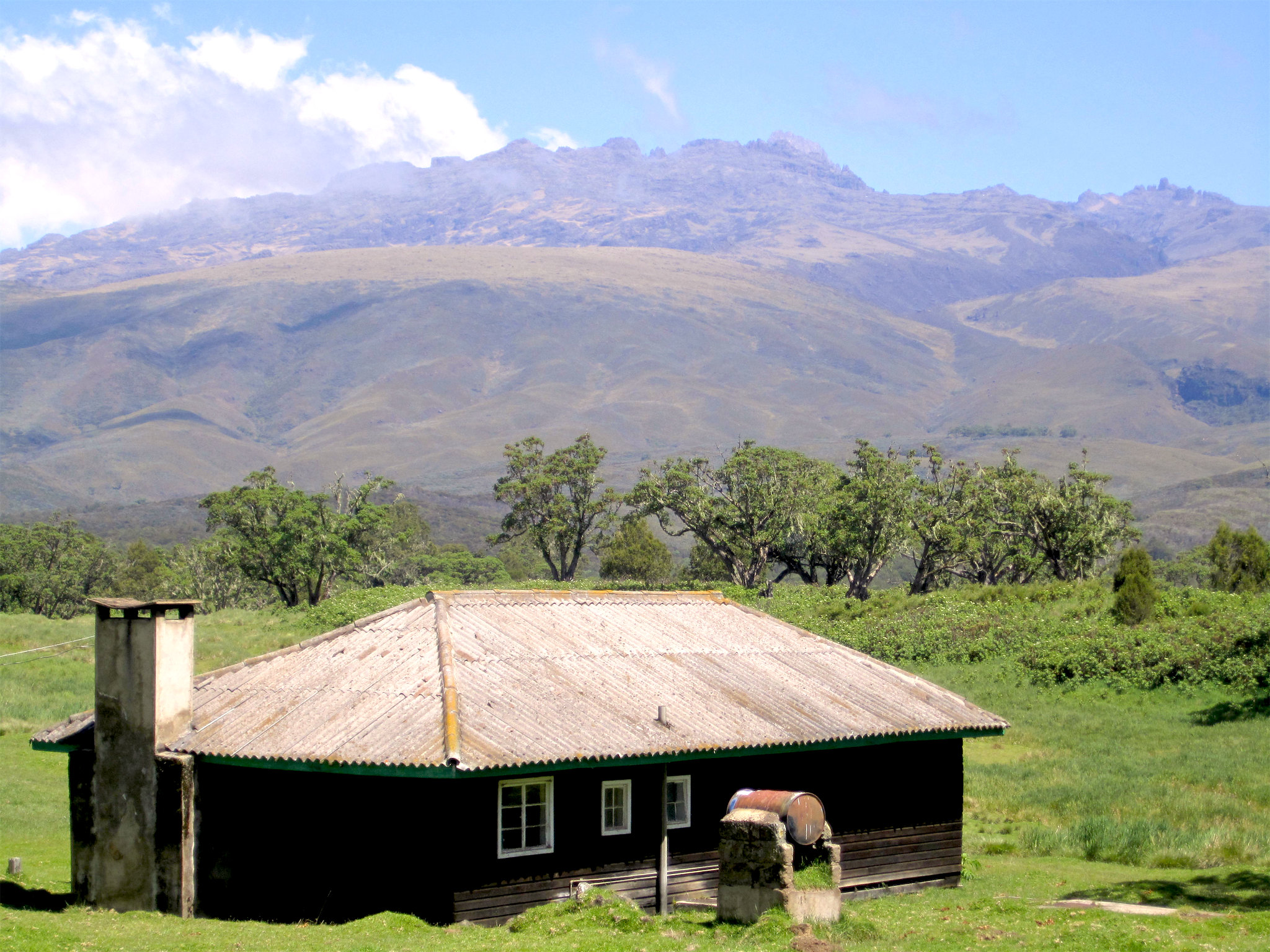Day 2: Chogoria - Meru Mount Kenya Lodge (Bandas)