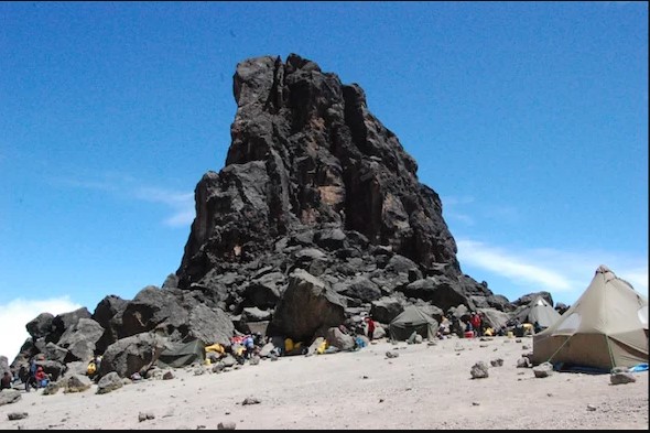 Day 15 – Shira Camp to Lava Tower to Barranco Camp (3,840 m → 4,630 m → 3,950 m)