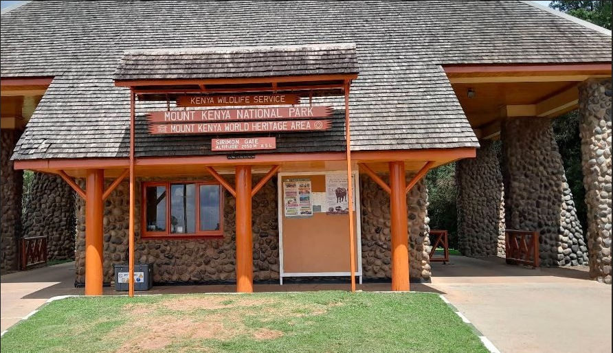    Day 2: Sirimon Gate to Old Moses Camp (3,300 m)